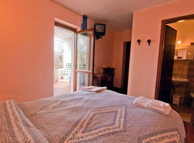 Hotel Rondanino Lanzo dʼIntelvi מראה חיצוני תמונה