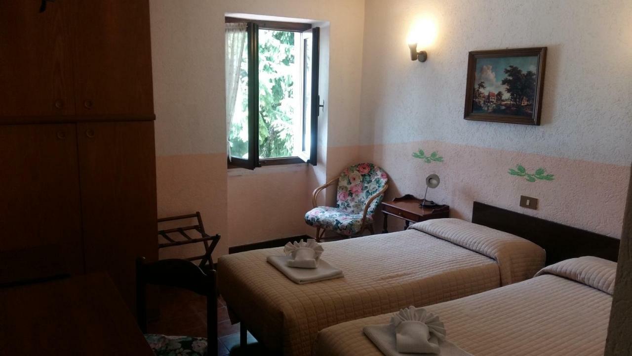Hotel Rondanino Lanzo dʼIntelvi מראה חיצוני תמונה