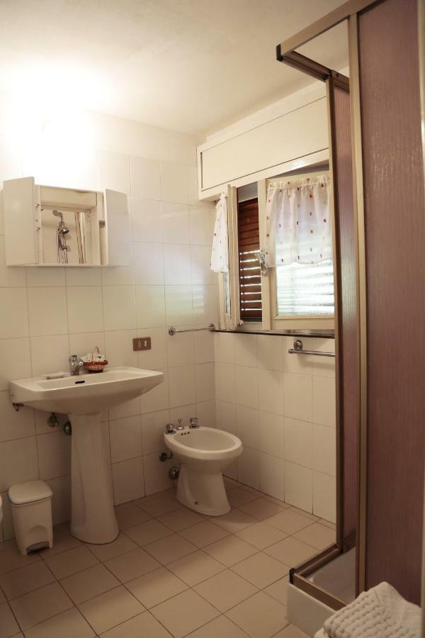 Hotel Rondanino Lanzo dʼIntelvi מראה חיצוני תמונה